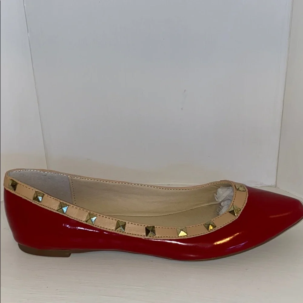 NWOB STEVE MADDEN IRWIN STUD BALLET FLATS RED US7